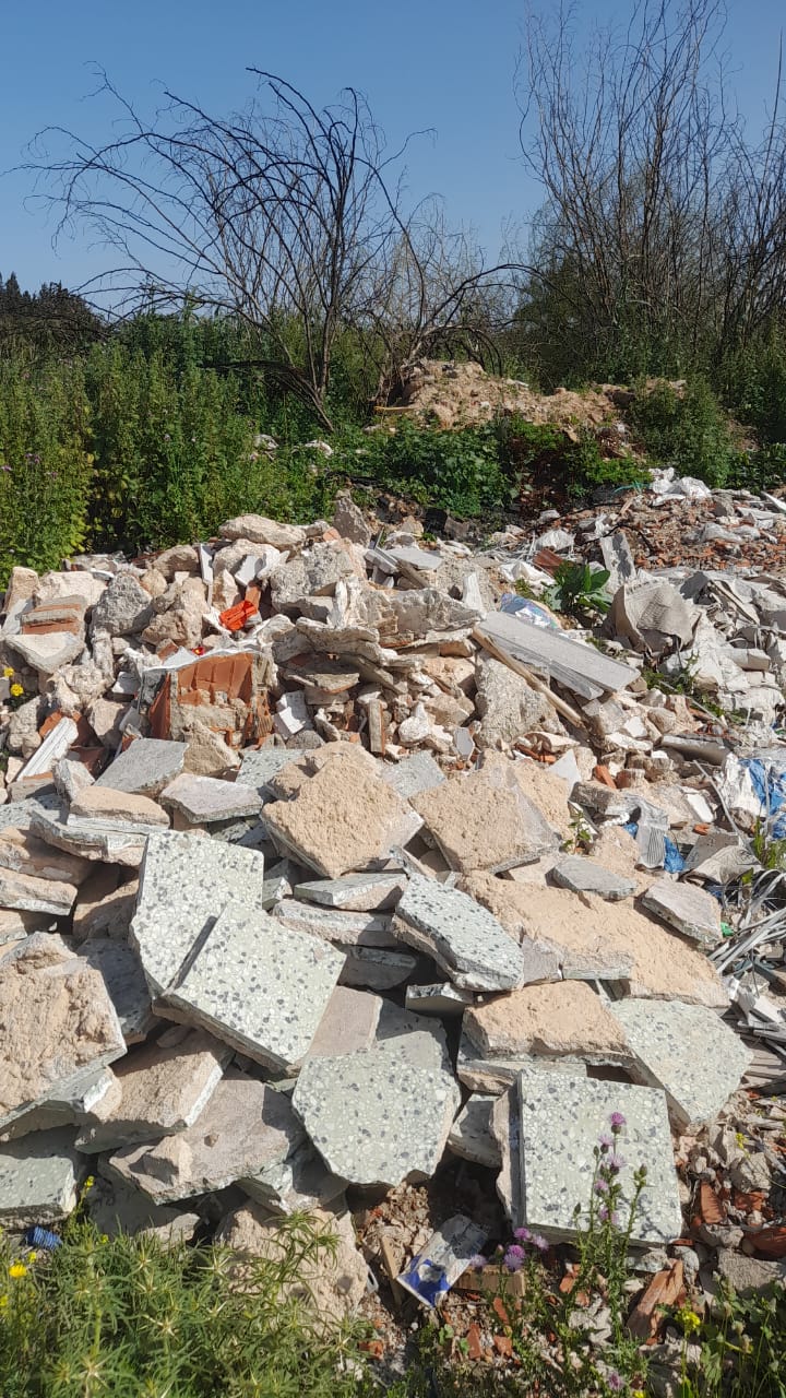 القلعة الصغرى.. ضعف الحسّ البيئي حوّل ضيعات الزيتون إلى مصبّات عشوائية